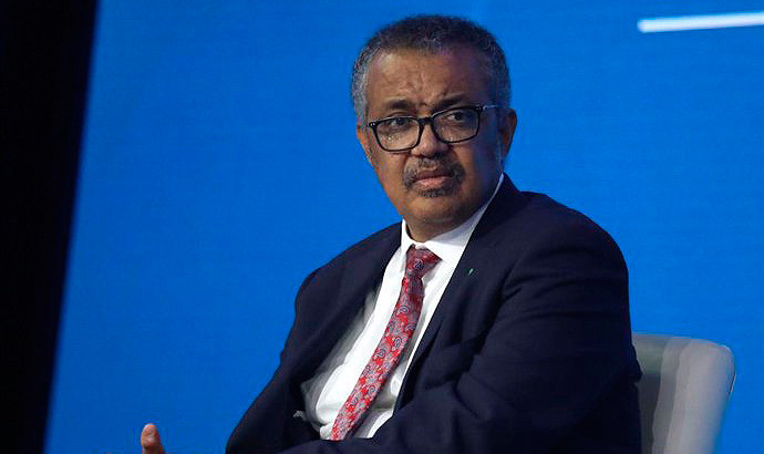 Un estudio de la OMS revela las tácticas de las tabacaleras para evadir regulaciones y perpetuar el consumo de tabaco.