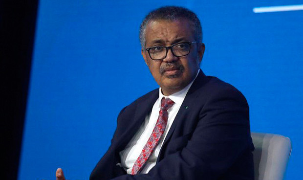 Un estudio de la OMS revela las tácticas de las tabacaleras para evadir regulaciones y perpetuar el consumo de tabaco.