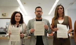 Tres agrupaciones legislativas piden una comisión investigadora por los casos de cribado de mama en Andalucía.