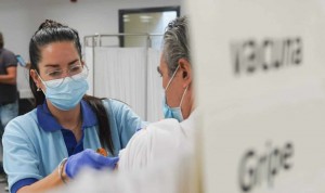 La pandemia duplica la tasa de vacunación de la gripe entre los sanitarios