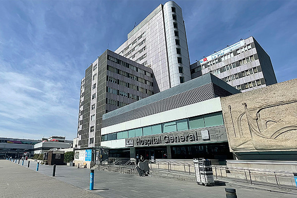 Aspecto exterior del Hospital La Paz.  