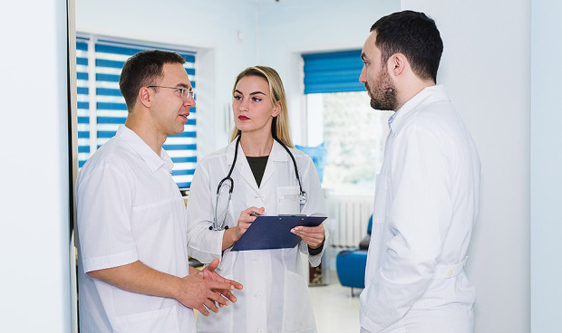 La pesadilla de las guardias médicas en verano: "Tocamos a más de 7 al mes"
