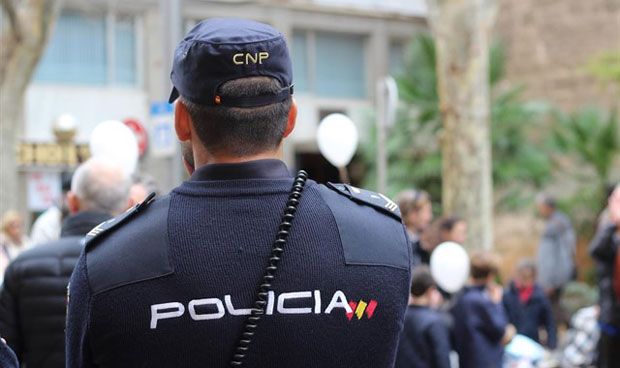 La Policía también se apunta a practicar la RCP a ritmo de 'La Macarena'