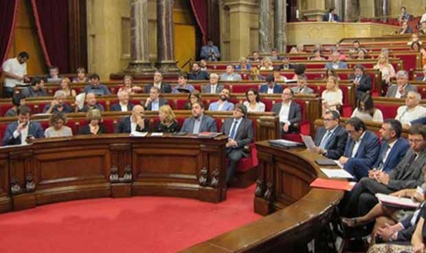 La política sanitaria catalana se viste de mitin electoral