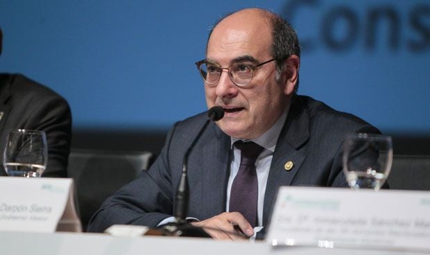 La política vasca, sin verano hasta que Darpón aclare la crisis de las OPE