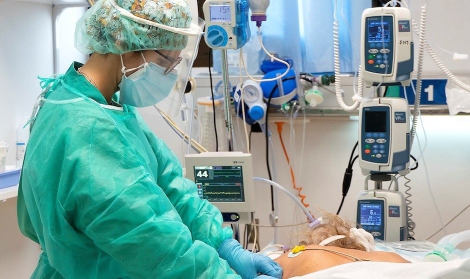 Casi la mitad de las 50.000 enfermeras previstas por Sanidad ha completado ya la encuesta que sirva de base para la estrategia de cuidados del SNS