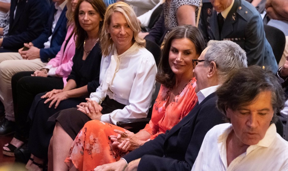 La pregunta incómoda de la reina Letizia a los oncólogos