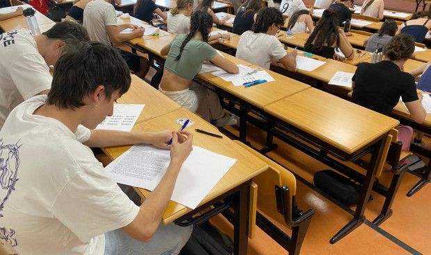 El estrés que sufren los estudiantes está relacionado con los trastornos del sueño, según un estudio.