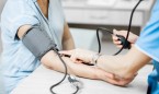 La presión arterial debe medirse en ambos brazos para un mejor diagnóstico