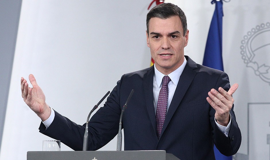 Pedro Sánchez, presidente del Gobierno, afirma que la presión autonómica frena el programa MIR de Familia para su "reflexión".