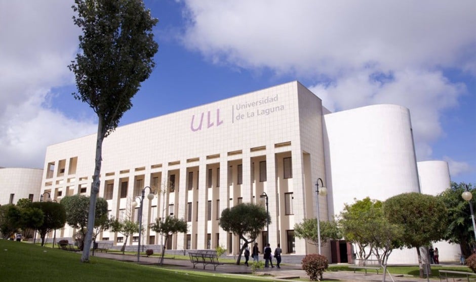 Fachada de la Universidad de La Laguna, donde se retrasarán las clases de Medicina. 