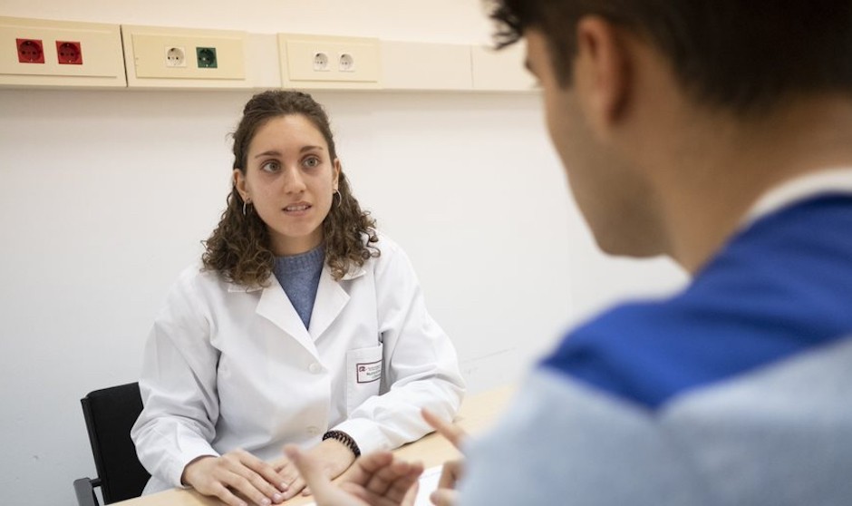 La prueba de aptitud en Medicina llega a España con 3 ejes y futuro estatal