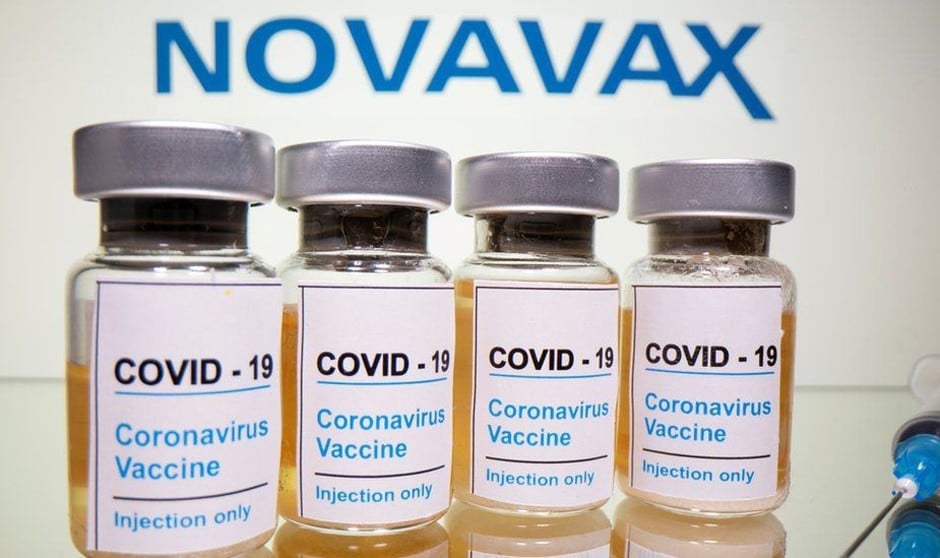 La quinta vacuna Covid hace una 'parada' antes de llegar a la UE