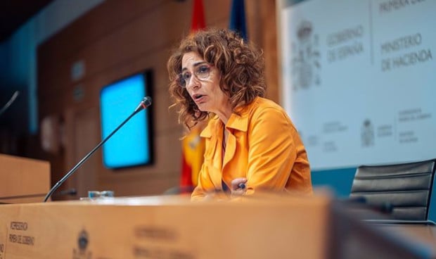 María Jesús Montero, ministra de Hacienda, con la mirada puesta en la condonación de la deuda autonómica