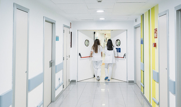 La ratio médico-enfermera se equilibra en España salvo en dos CCAA