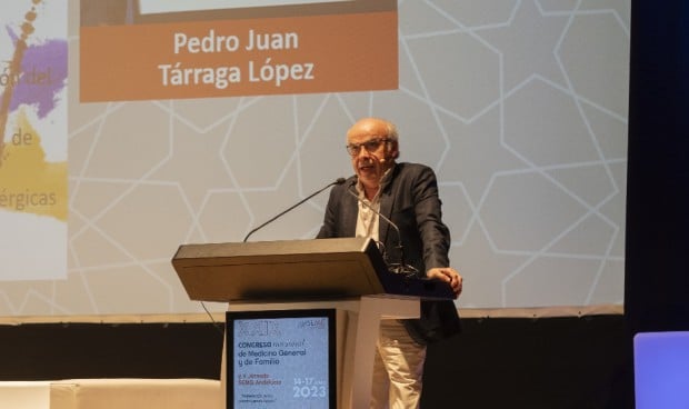 Pedro Tárraga es galardonado por la Real Academia de Medicina