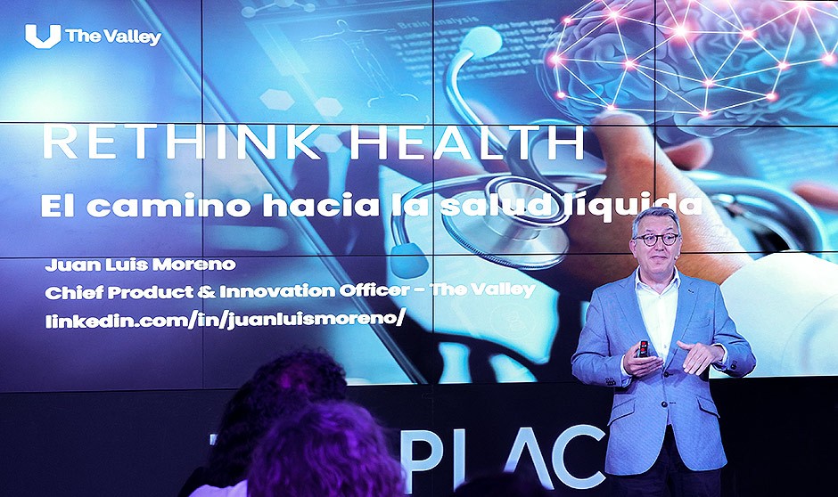 Juan Luis Moreno, chief product & innovation officer en The Valley presenta el informe Rethink Health analiza el camino hacia la salud líquida teniendo en cuenta la importancia de la tecnología y la inteligencia artificial