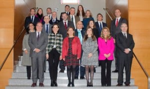  Foto de familia de los representantes de Muface, Cgcof y farmacéuticos extremeños al activar la receta digital concertada