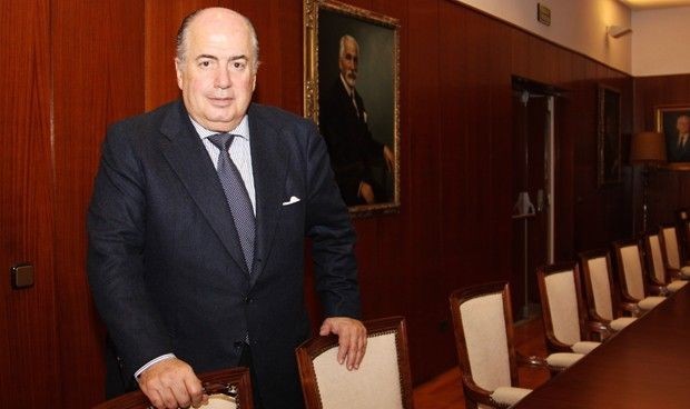  Pedro Gullón, director general de Salud Pública, informará del plan anti-tabaco en el Congreso.