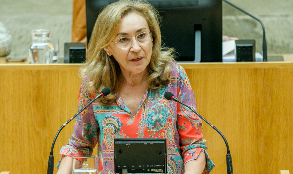  María Martín, consejera de Salud y Políticas Sociales de La Rioja, en la aprobación de la ley de paliativos
