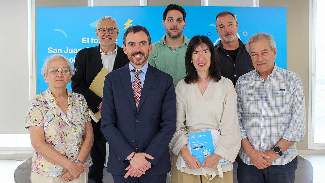 La salud mental en mayores urge "intervenciones": "Hay que crear barrios"