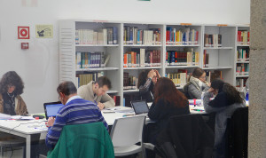  Estudiantes en la biblioteca. La sanidad acapara la Formación Profesional y lidera el modelo a distancia