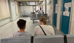 La sanidad apuesta por el relevo de enfermeras y MIR para un verano crítico