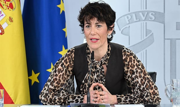  Elma Saiz, ministra de Seguridad Social, da los datos de afiliación de marzo.