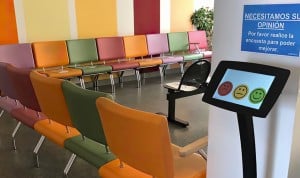 Sanitarios opinan sobre los sistemas de evaluación de la atención médica mediante caritas felices o tristes que han sido implantados en los hospitales.