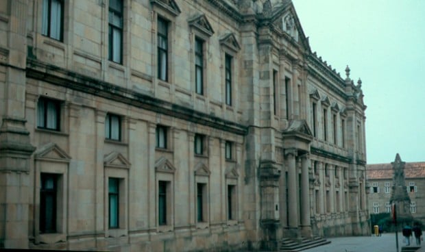 La sede de la Xunta a la Universidad y la facultad de Medicina al Clínico