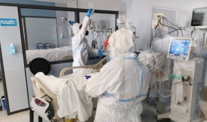 La sexta ola Covid-19 reduce la mortalidad en España en todas las edades