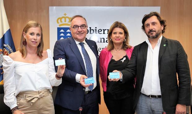 La tarjeta sanitaria canaria, más accesible para pacientes con discapacidad