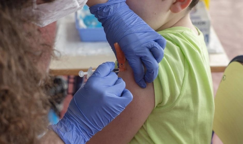 La tasa de vacunación covid en niños 