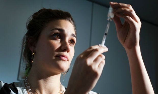 La tasa de vacunación en profesionales llega al 39,8%, un 8,5% más al año