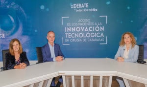 Pilar Quintana, Javier Mendicute del Barrio y Victoria de Juan Herráez debaten sobre innovación en la cirugía de cataratas.