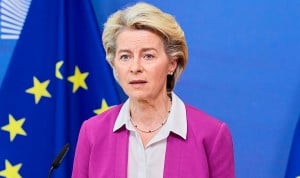 Ursula von der Leyen, presidenta de la Comisión Europea, tantea normativizar la notificación de desabastecimientos sanitarios. 