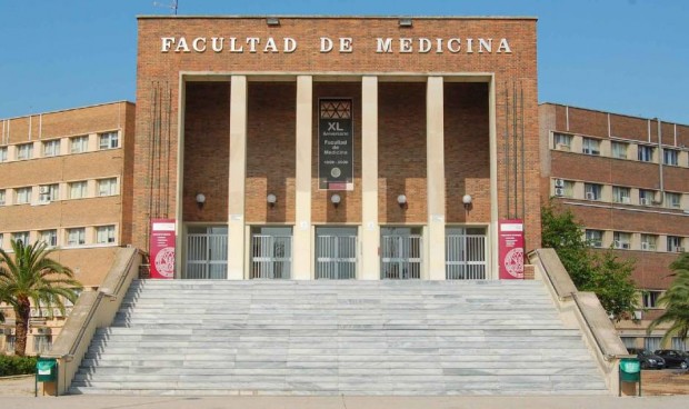 La UMU refuerza sus docentes en especialidades como Digestivo u Oncología