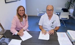 Pilar Sánchez Díaz, directora de relaciones institucionales de CTO y Antoni Trilla, decano de la facultad de Medicina de la Universidad de Barcelona firman un convenio
