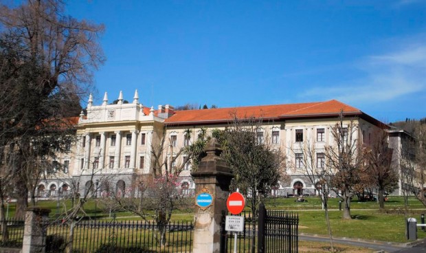 La Universidad de Deusto se reunirá con Sagardui para que las prácticas de Medicina se puedan realizar en Osakidetza.