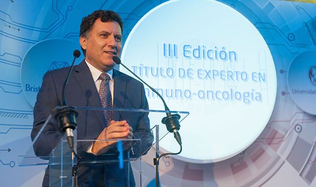 La Universidad de Navarra y BMS inauguran el título de Inmuno-Oncología