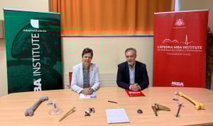 La vicerrectora de Transferencia y Relaciones con la Empresa, Susana Luque, y el director general de MBA, Carlos Pinto