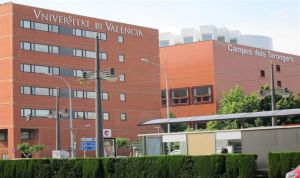 La Universidad de Valencia retira 3 de sus 7 másteres con pseudoterapias