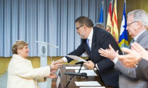 La Universidad de Zaragoza premia la labor de Concepción Ferrer