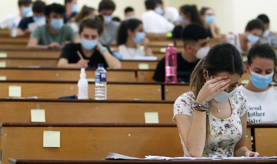 La Universidad se pone las pilas ante la crisis de Familia