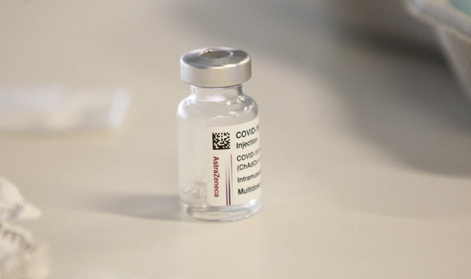 La vacunación 'exprés' de temporeros vuelve a la mesa