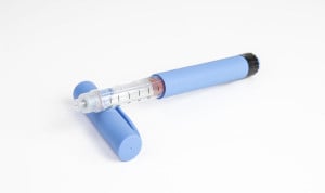 Inyector para tratar la diabetes tipo 2, uno de cuyos fármacos tiene esta incidencia sobre el cáncer