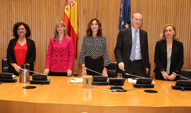 La visita al Congreso de los altos cargos de Sanidad, ¿a la tercera?