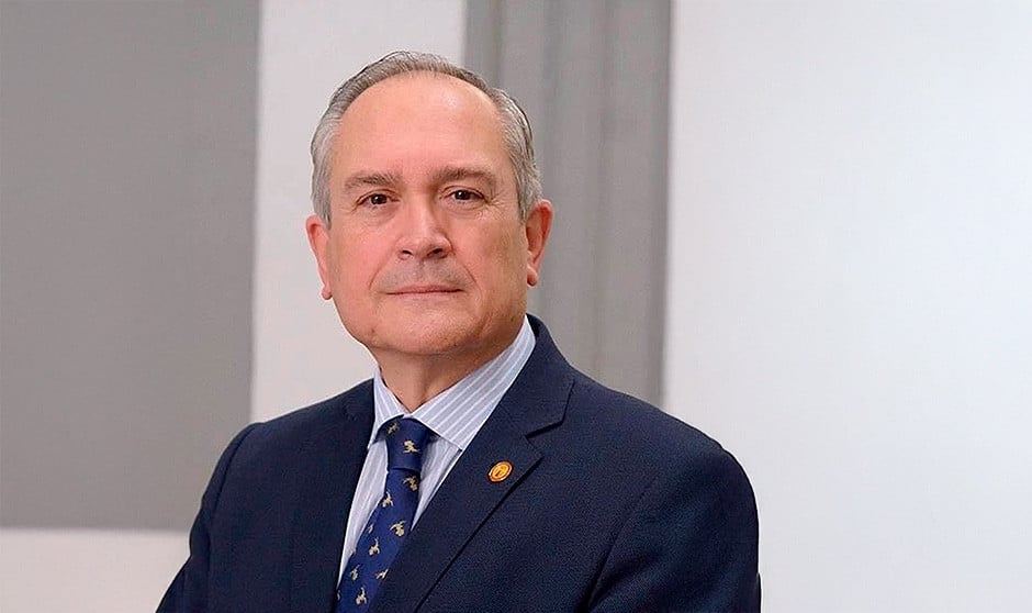 Capitán se 'baja del barco' del decanato de Medicina: "Ahora hay más calma"