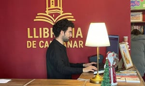 Colgar la bata médica para abrir una librería: "Quise ilusionarme de nuevo"