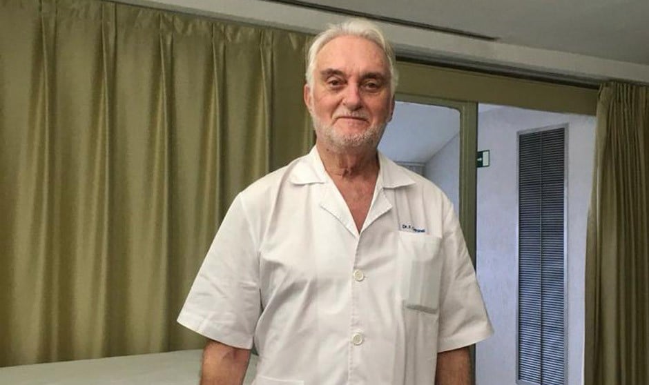 El nefrólogo Francisco Coronel estuvo durante muchos años trabajando en el Hospital San Carlos.